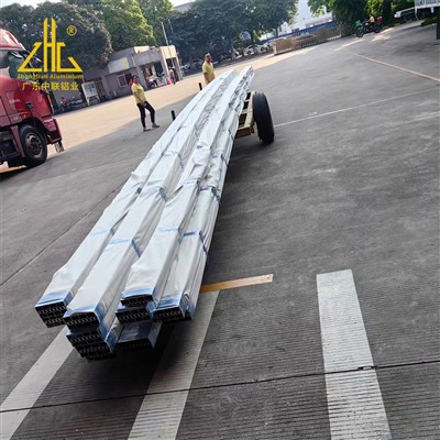 Алуминиеви екструдирани 11,5 м ултра дълги профили, завършени с мелница